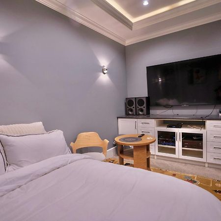 Balaclava Park House Close Ubc And Downtown 溫哥華 外观 照片